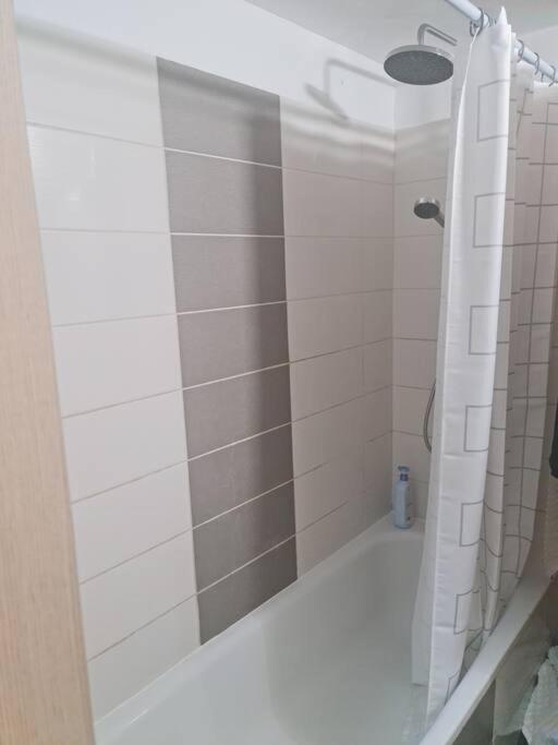 מרחק נגיעה בתקווה Apartment Petach Tikva Luaran gambar
